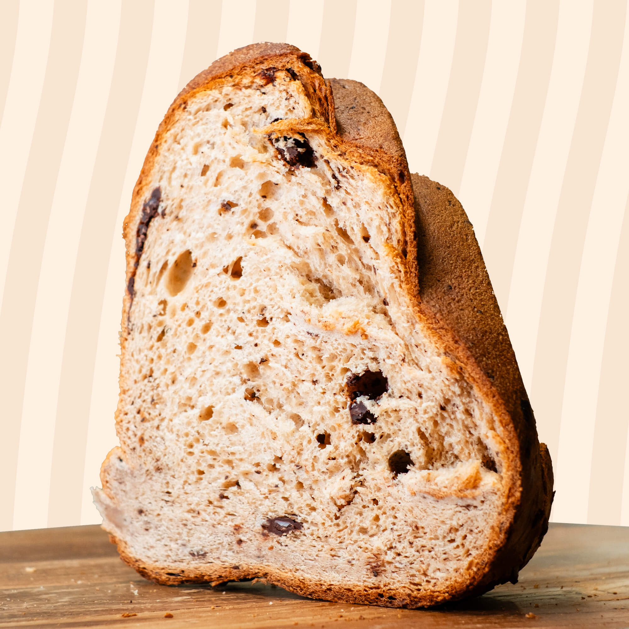 Riesengugelhopf mit Schokolade und kandierten Früchten