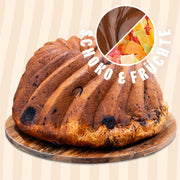 Riesengugelhopf mit Schokolade und kandierten Früchten